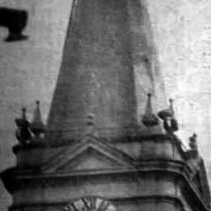 Torre do Santuário em imagem publicada no Jornal A Tribuna de 13 de janeiro de 1967